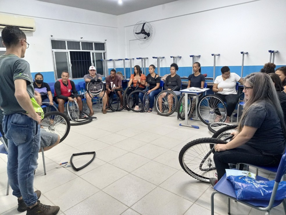 Para participar do curso 'Viver de Bike', em Macaé, é preciso ter mais de 18 anos e se inscrever pela internet — Foto: Curso Viver de Bike/Divulgação
