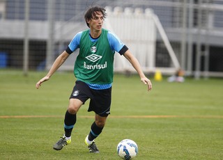 Zagueiro Pedro Geromel, do Grêmio, no CT Luiz Carvalho (Foto: Lucas Uebel / Grêmio / Divulgação)
