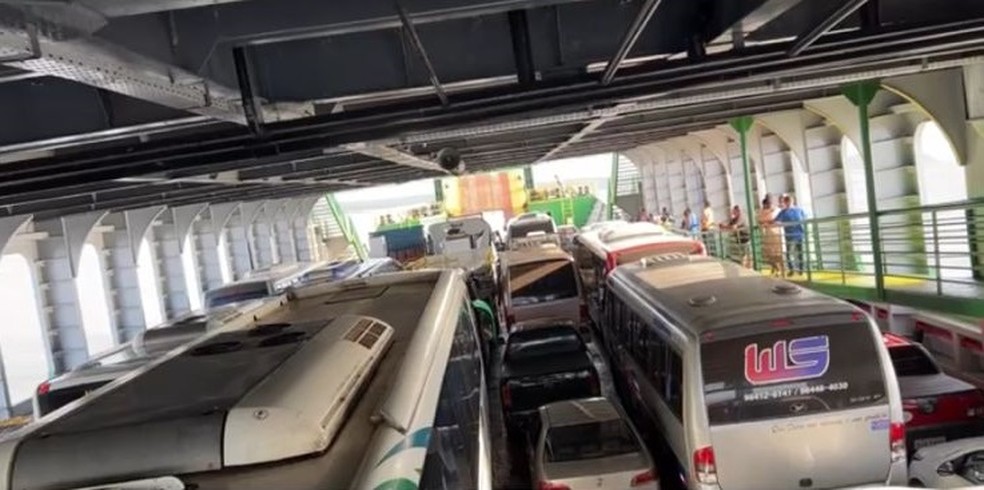 Ferry boat apresenta problemas em âncora de sustentação e fica parado no meio da Baía de São Marcos, no Maranhão — Foto: Divulgação/Redes sociais