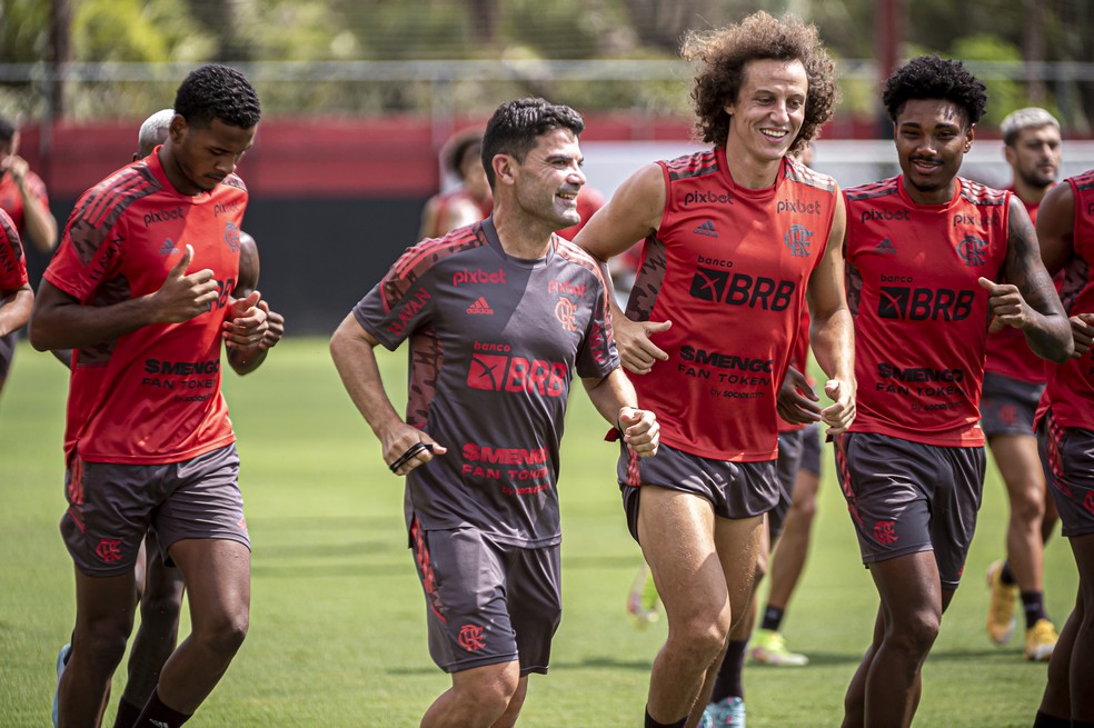 David Luiz, ao lado de António Gomez, deve jogar contra o Madureira — Foto: Paula Reis/Flamengo