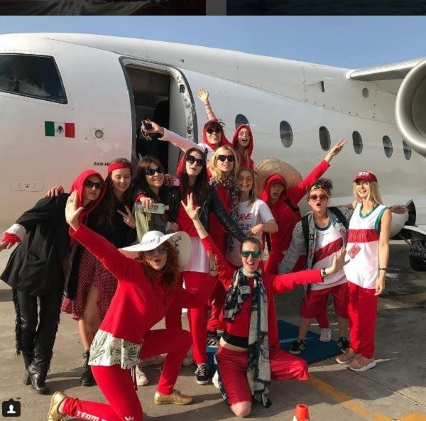 Cara Delevingne viaja para o México com 9 amigas para comemorar seus 25 anos  (Foto: Reprodução Instagram)
