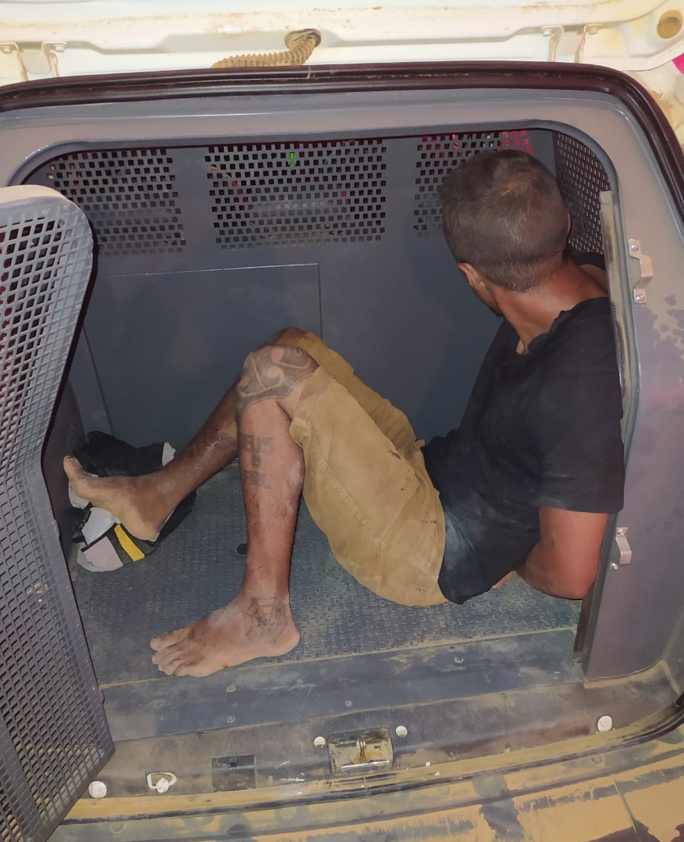 Fugitivo foi recapturado na zona rural de Ninheira — Foto: Divulgação/Polícia Militar