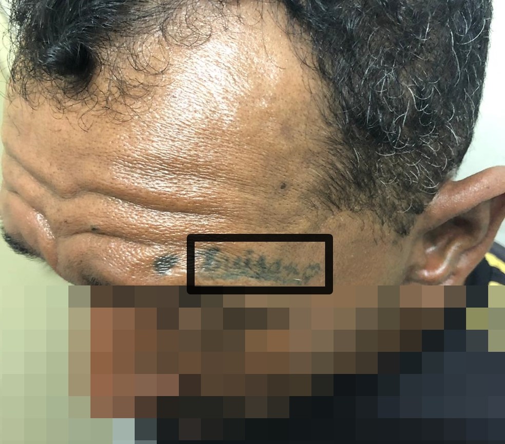 Suspeito de feminicÃ­dio tem o nome da vÃ­tima tatuado na testa â Foto: PolÃ­cia Civil/DivulgaÃ§Ã£o