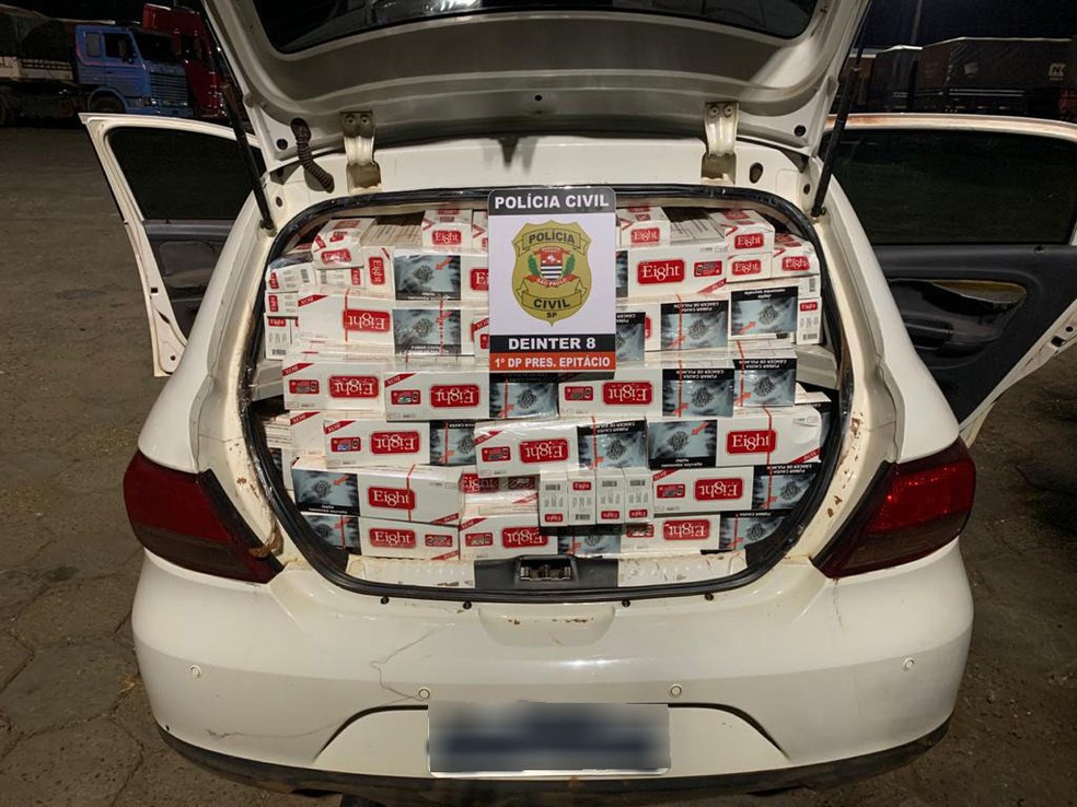 Maços de cigarros sem comprovação de origem foram apreendidos — Foto: Polícia Civil 