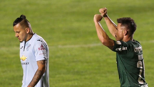 Willian comemora o primeiro gol do Palmeiras contra o Bolívar