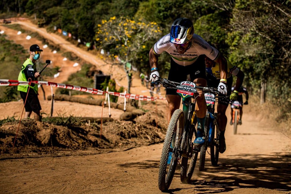Henrique Avancini, brasileiro, vai disputar o Circuito de mountain bike — Foto: Crédito Avelar Sports