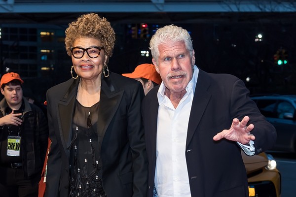  Opal Stone Perlman e Ron Perlman; designer de joias e ator se separaram em 2019, depois de 38 anos de casamento (Foto: Getty Images)
