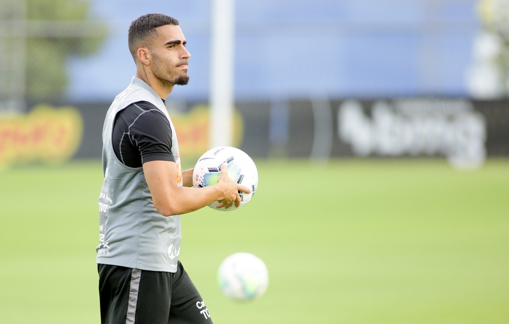 Escalação do Corinthians: Gabriel volta a treinar, mas dupla segue em tratamento
