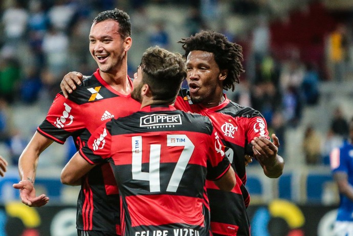 Zé Ricardo mantém zaga com Vaz e Réver e testa opções no time do Fla