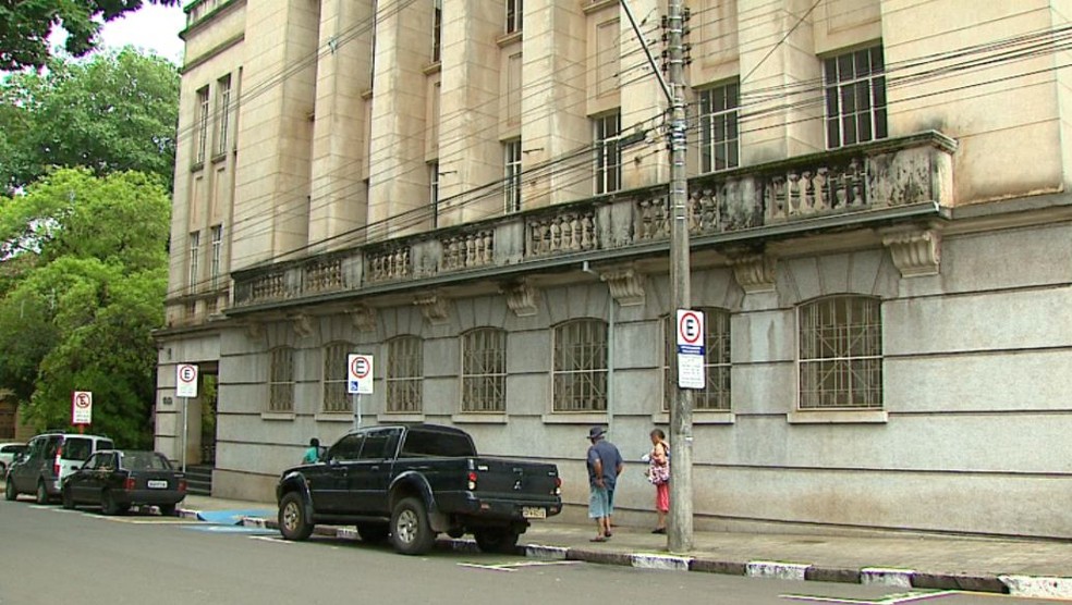 Fórum de São Carlos (Foto: Marlon Tavoni/EPTV)