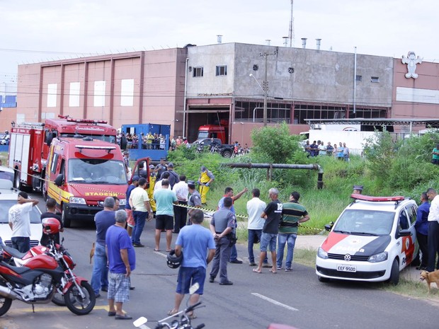 Bombeiros e a Polícia Militar foram acionados  (Foto: J. Serafim Show / Divulgação)
