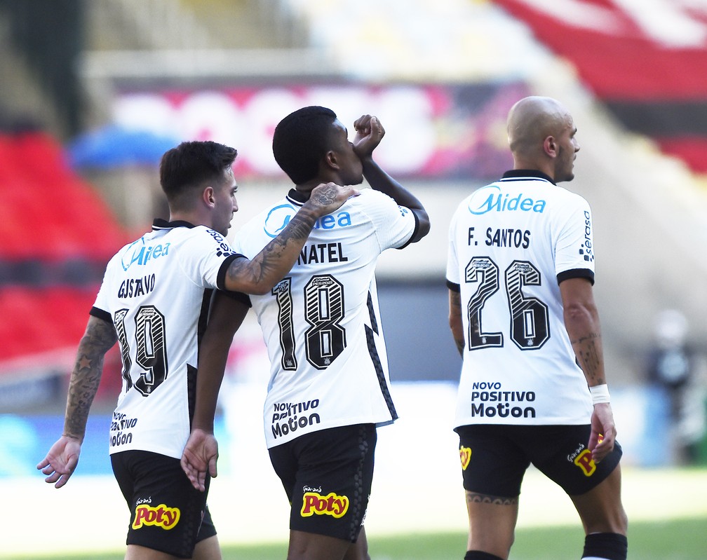 Atuações do Corinthians: Araos e Léo Natel vão bem, mas Timão não consegue segurar o Flamengo