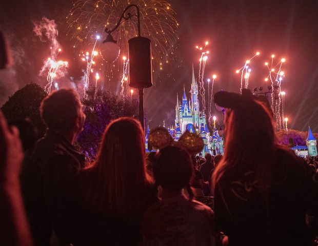 Todos assustem ao Disney Enchantment, novo show de fogos do Magic Kingdom (Foto: Divulgação Walt Disney World Resort / Harrison Cooney)
