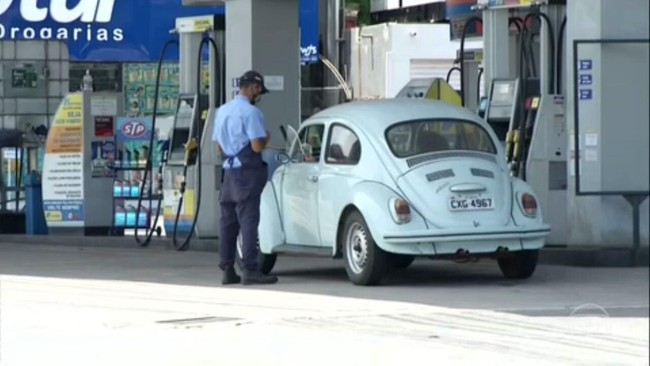 Os combustíveis começaram o ano em alta, já tem posto com gasolina a quase oito reais