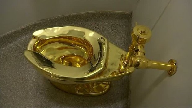 Ladrões roubaram vaso sanitário produzido em ouro 18 quilates. Ele fazia parte de uma exposição de arte no Palácio Blenheim (Foto: (Reuters/Direitos Reservados))