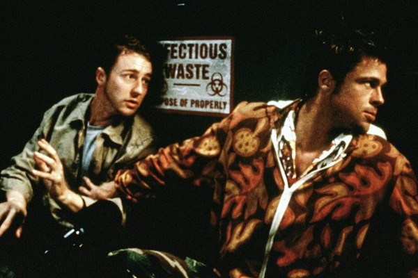 Edward Norton e Brad Pitt em cena de Clube da Luta (1999) (Foto: Reprodução)