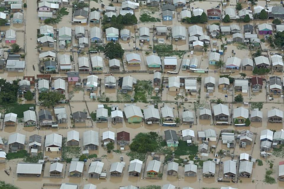 Tarauacá tem 28 mil moradores afetados com a enchente do rio  — Foto: Marcos Vicentti/Secom