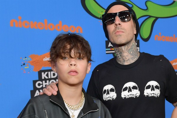 O baterista do Blink 182, Travis Barker, e o filho de 14 anos (Foto: Getty Images)