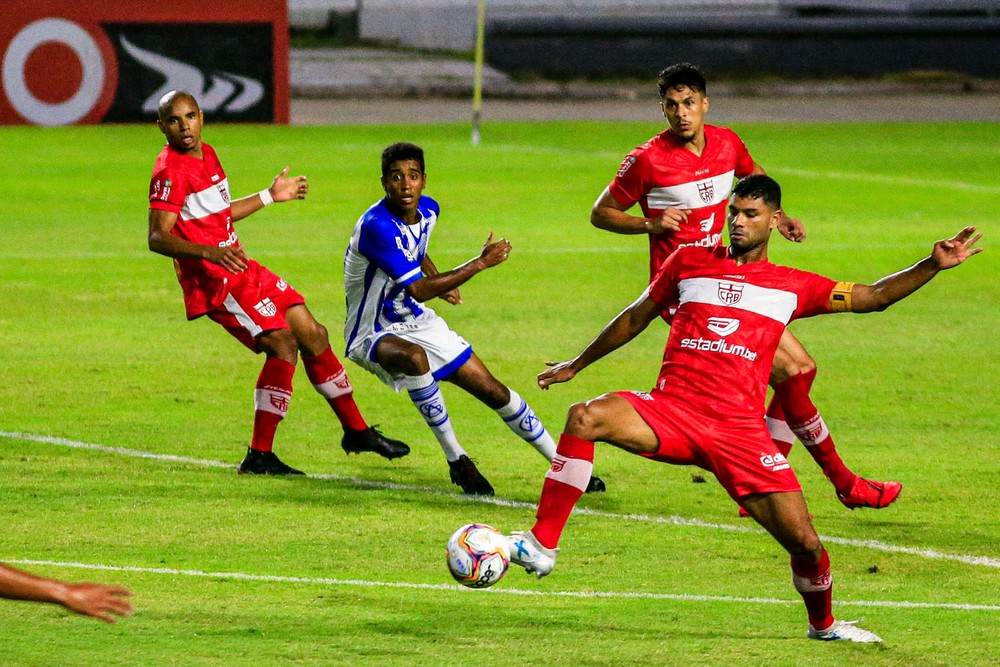Conheça o CRB, adversário do Palmeiras que trocou de treinador e tem argentino como camisa 10