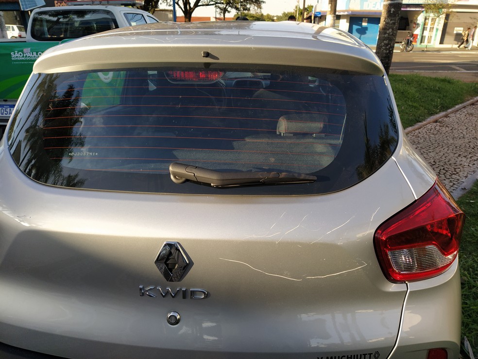 Quatro carros da Prefeitura de Assis são alvos de vandalismo  — Foto: Prefeitura de Assis/Divulgação