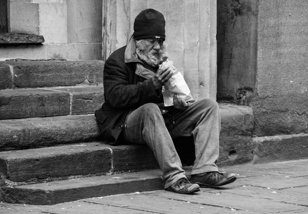 Homem, desemprego, pobreza, fome, sem teto (Foto: Pixabay)