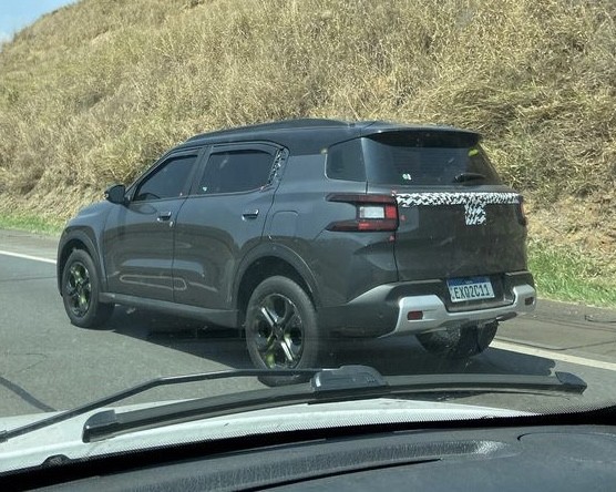 Flagra: Citroën C3 Aircross surge em testes finais; saiba quando o SUV chega às lojas