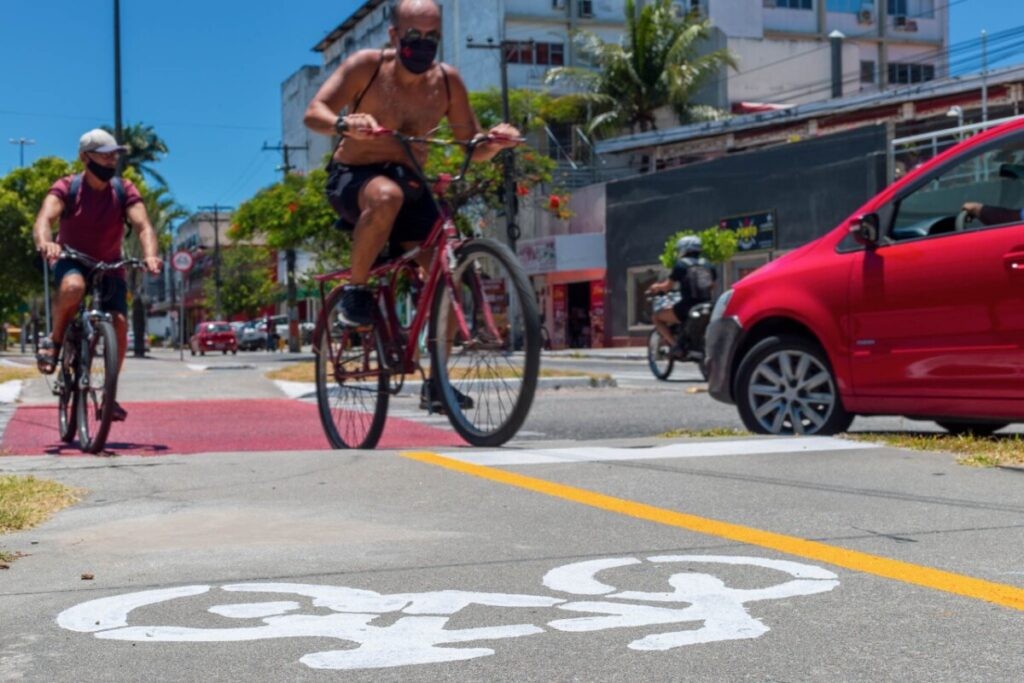 Pesquisa aponta que 67% dos ciclistas de Cabo Frio, RJ, usam bicicleta como principal meio de transporte