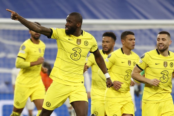 Antonio Rdiger comemora em Real Madrid x Chelsea - time ingls est  venda  Foto: EFE/Sergio Prez