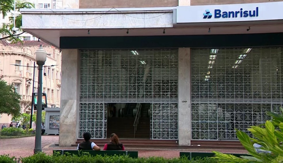 Governo do RS adia venda de ações do Banrisul (Foto: Reprodução/RBS TV)
