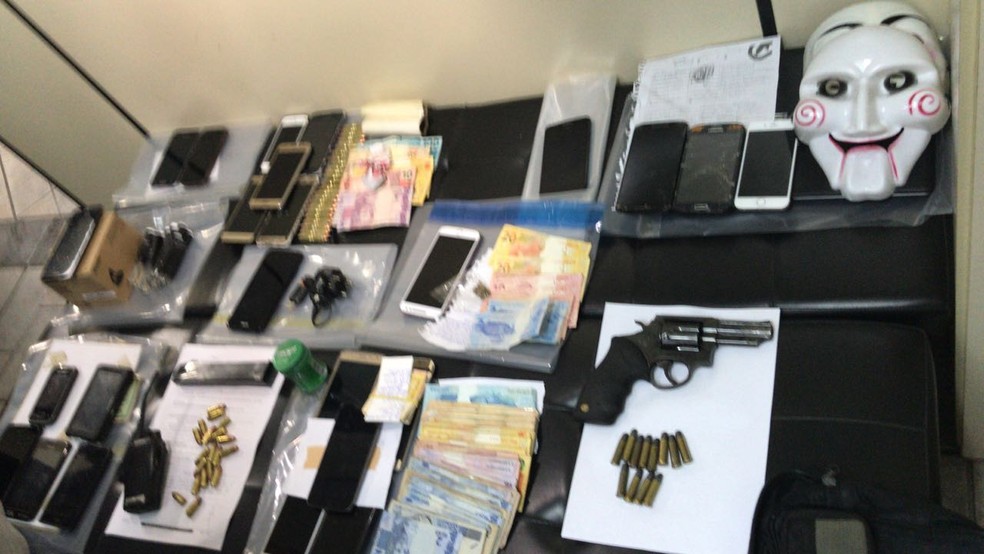 Material apreendido em operação da Polícia Civil em Florianópolis (Foto: Divulgação/Polícia Civil)