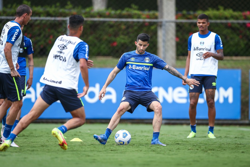 Villasanti em treino do Grêmio — Foto: Lucas Uebel/Grêmio