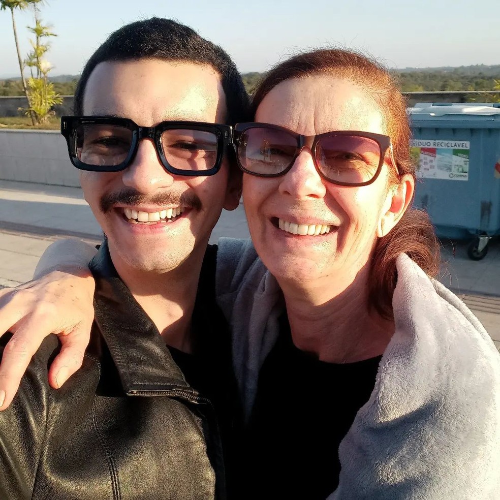 Marcia Manfredini e o filho, Nicolas — Foto: Reprodução/Instagram