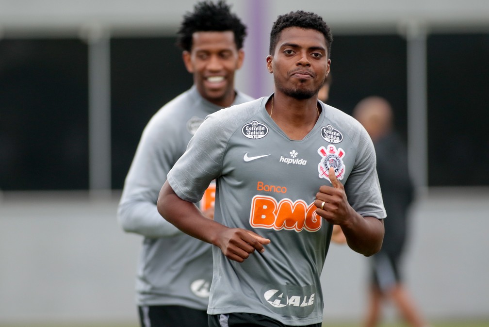 Estreia de Jemerson faz Corinthians escalar sétima dupla de zaga diferente no ano; veja lista