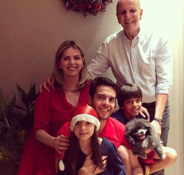 Kaká com a família (Foto: Instagram)