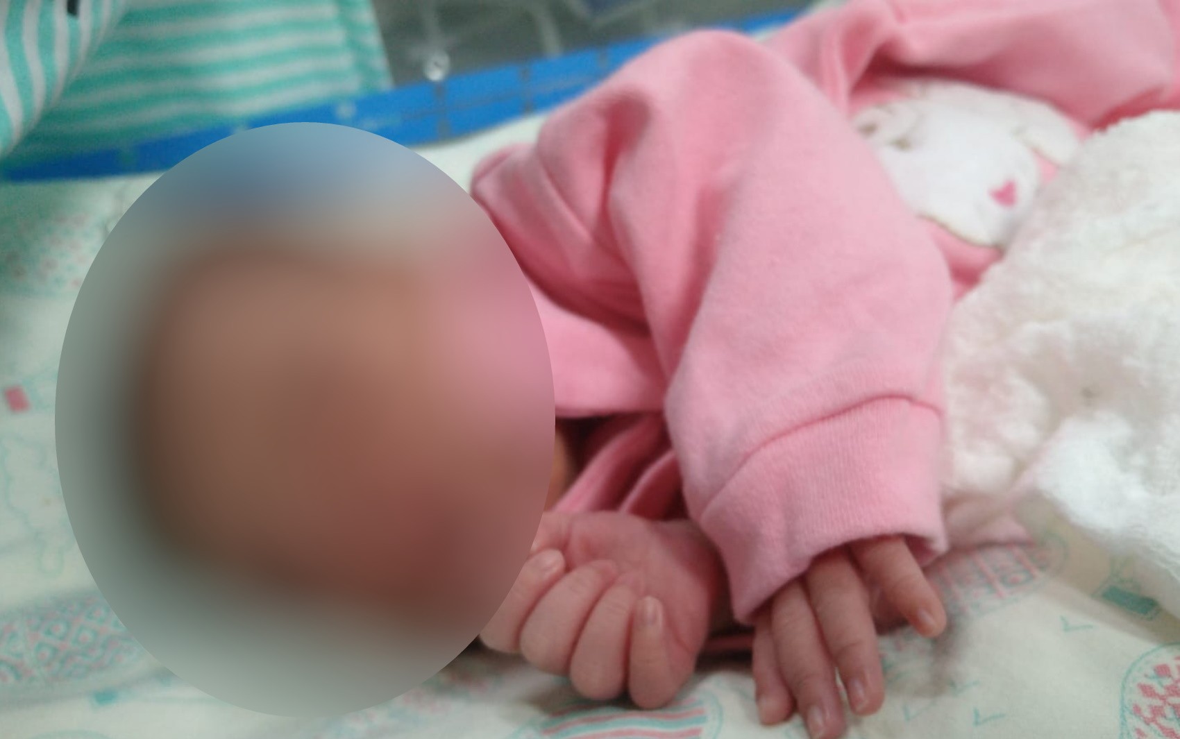 Bebê com cordão umbilical é encontrada abandonada dentro de sacola em lote baldio de Santo Antônio do Descoberto 