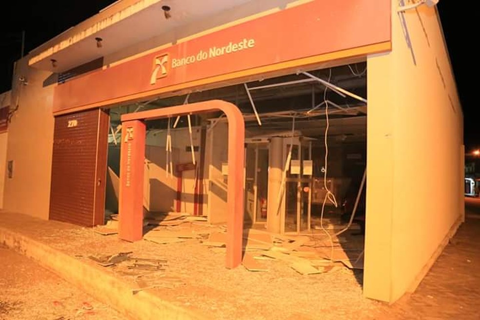 Banco do Nordeste foi um dos atingidos por bandidos em Tutóia — Foto: Divulgação / Polícia Militar