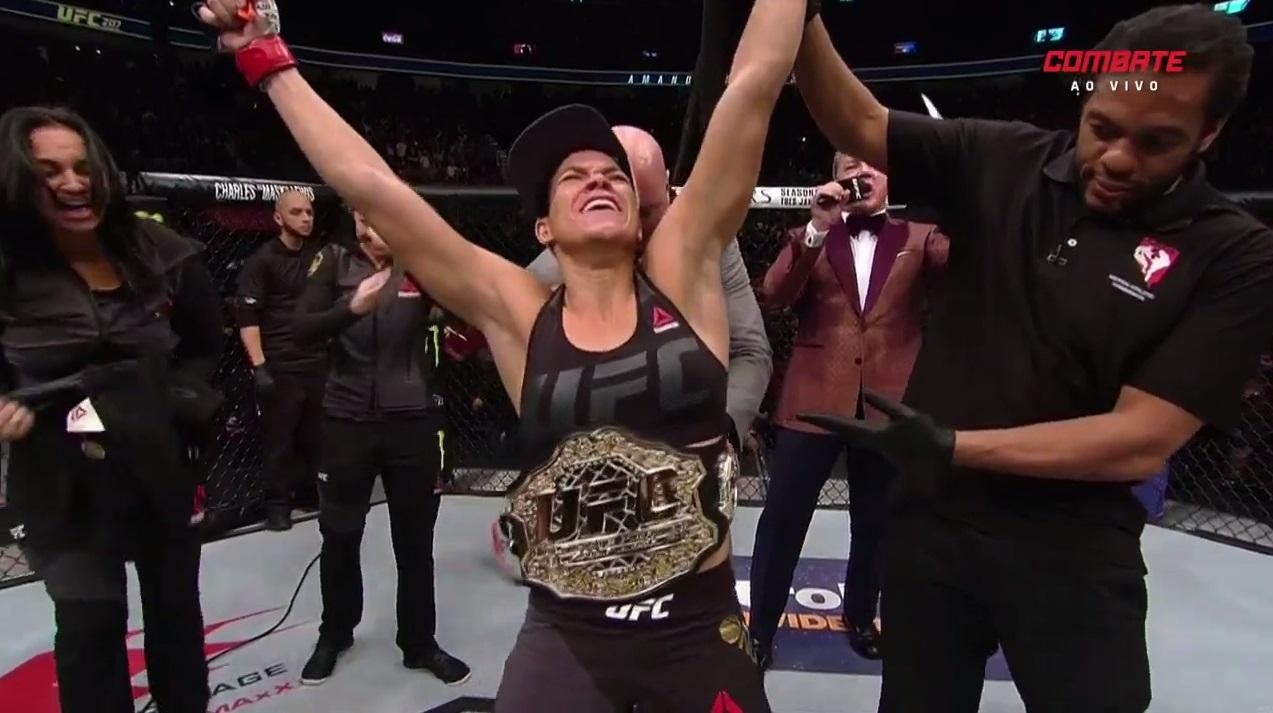 Amanda Nunes venceu Ronda Rousey por nocaute técnico aos 48s do R1