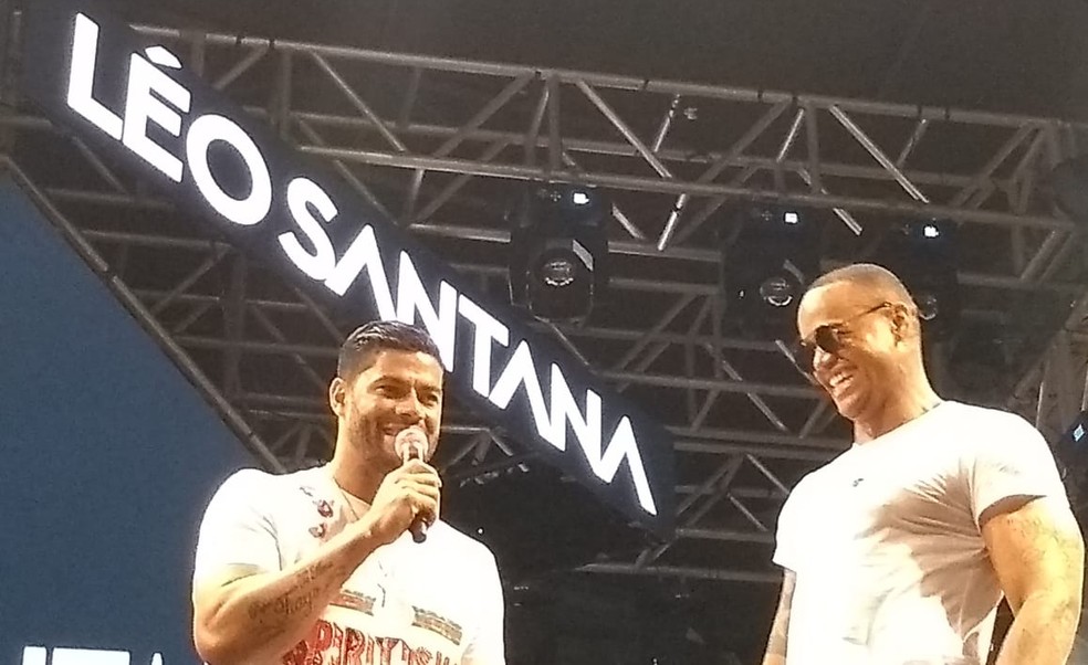 Hulk participou do show de Léo Santana no São João 2018 de Campina Grande (Foto: Iara Alves/G1)