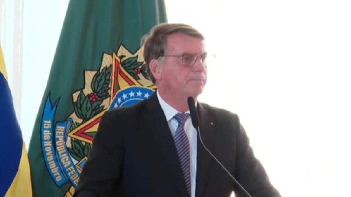 Auxiliares de Bolsonaro deixaram de falar de urnas após encontro do presidente com embaixadores