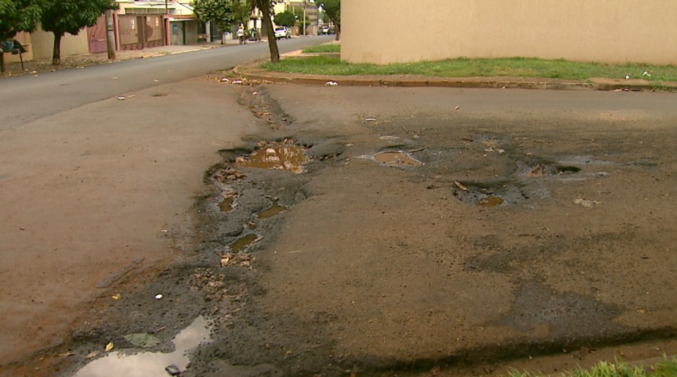 Valetas Em Cruzamentos Causam Prejuizos A Motoristas Na Zona Sul De Ribeirao Preto Sp Ribeirao Preto E Franca G1