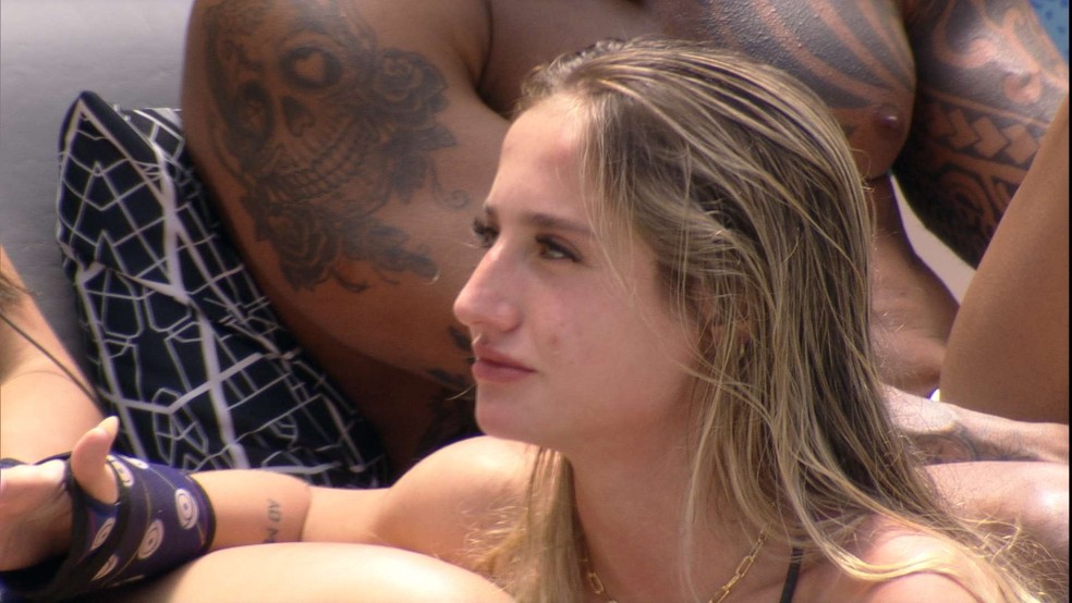 Bruna Griphao comenta com sisters sobre o desentendimento com Gustavo durante a Prova de Imunidade — Foto: PGM2