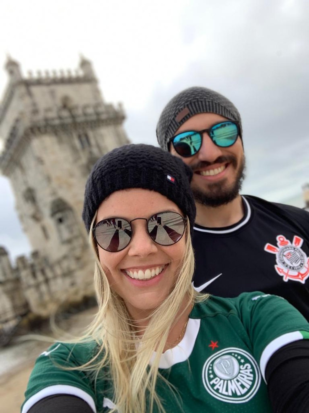 Lilian e Eduardo torcem para times rivais e marcaram o casamento no mesmo hor&aacute;rio da decis&atilde;o do Paulist&atilde;o 2020 &mdash; Foto: Steven Moxley/Arquivo Pessoal