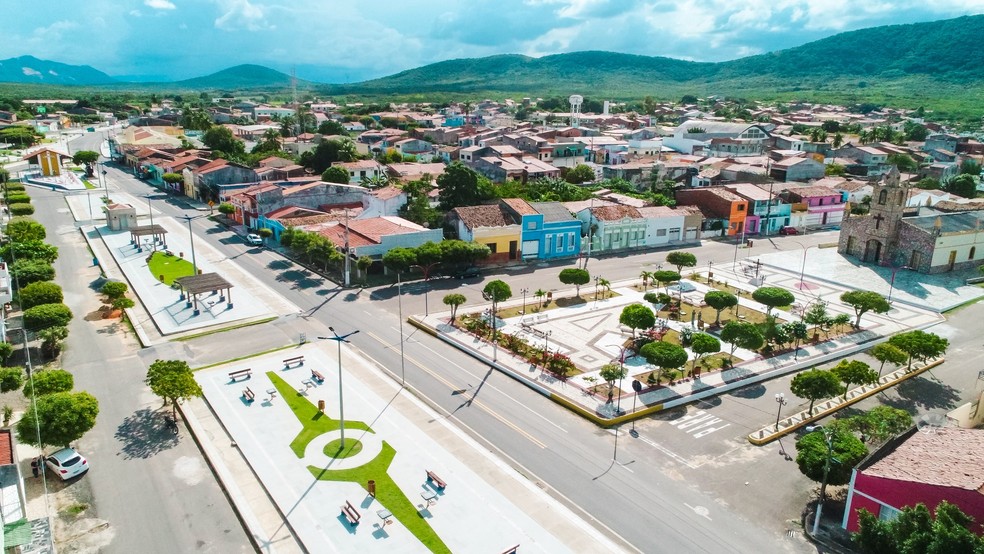 Uruoca, no Ceará, vai pagar o 20º salário dos professores da rede municipal — Foto: PMU/Divulgação