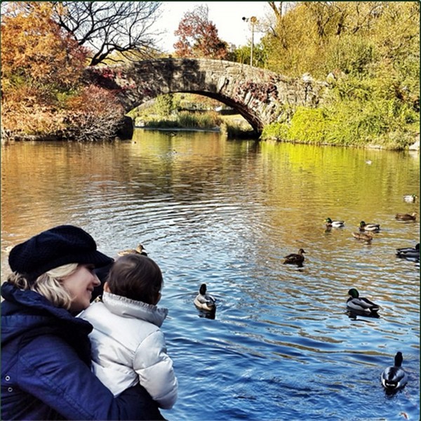 Guilhermina e sua filha curtindo Central Park (Foto: Reprodução / Instagram)