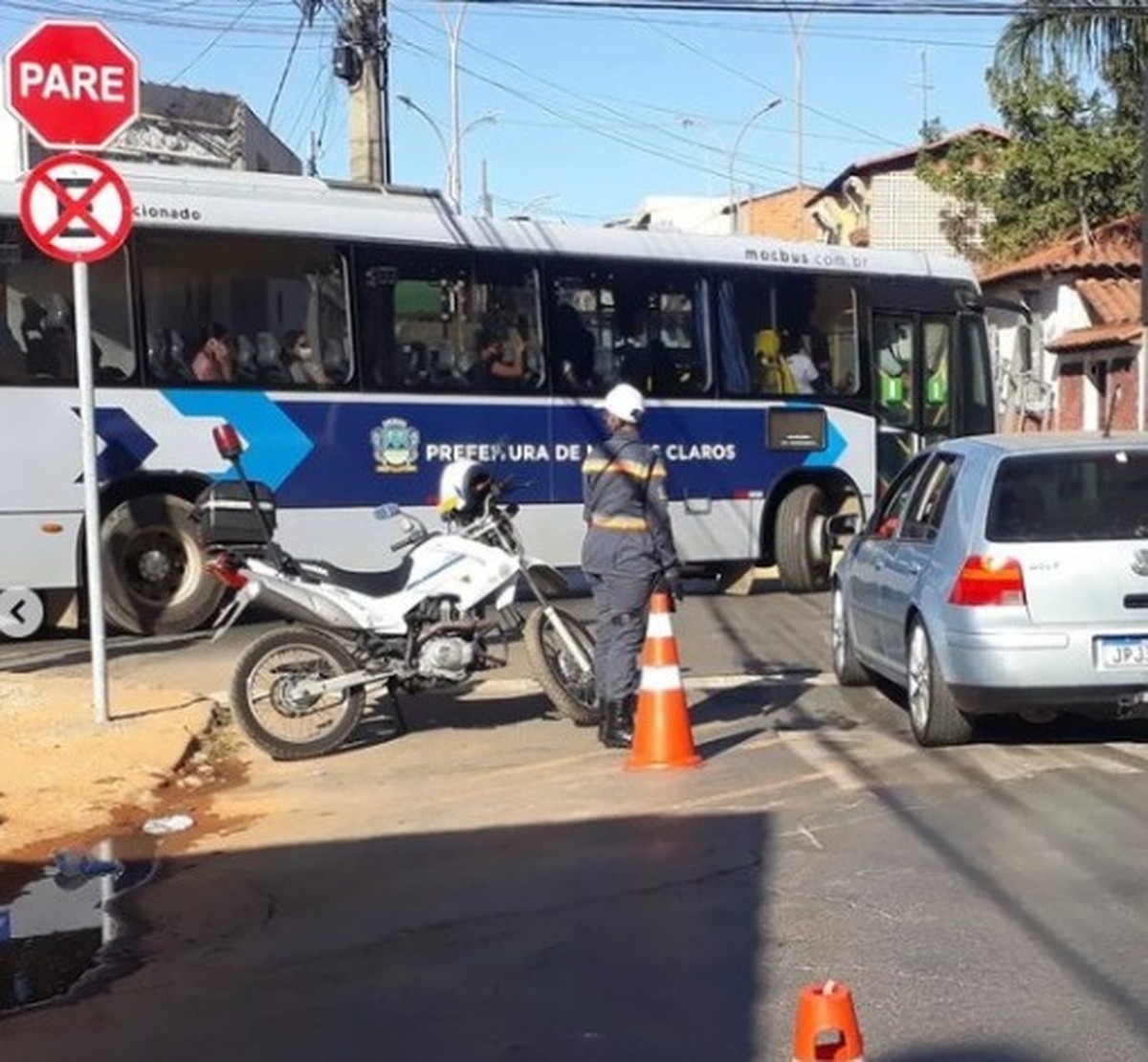 Preferência de passagem no cruzamento entre as ruas Bocaiuva e Corrêa Machado, no Centro de Montes Claros, é alterada