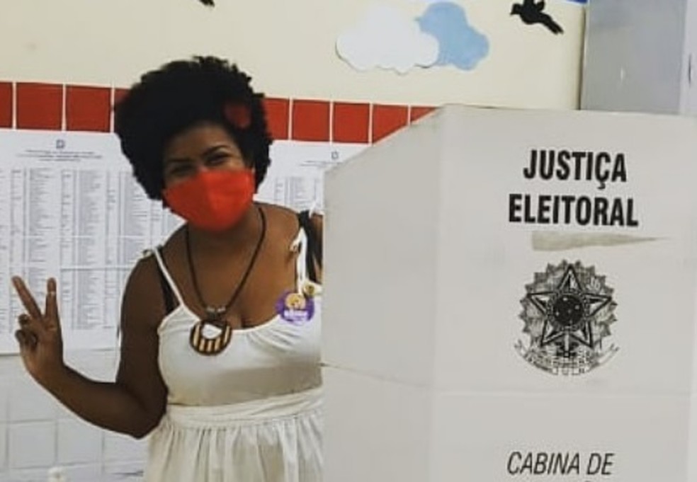 Jô Oliveira ao votar no domingo, em Campina Grande — Foto: Instagram / Reprodução