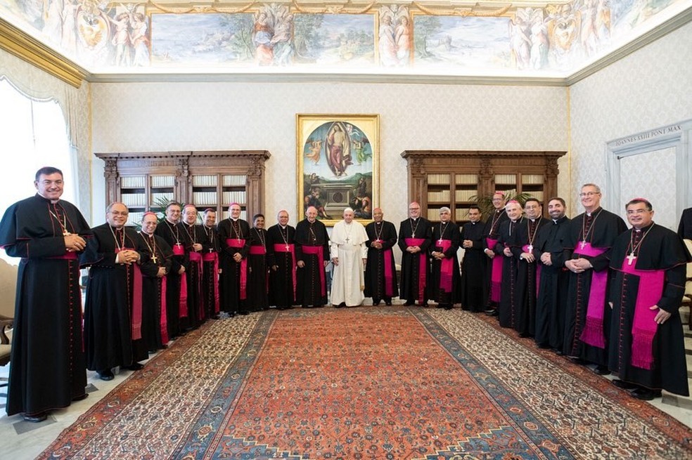 Sacerdotes do Ceará e Piauí em visita ao Papa Francisco no Vaticano. — Foto: Vatican News