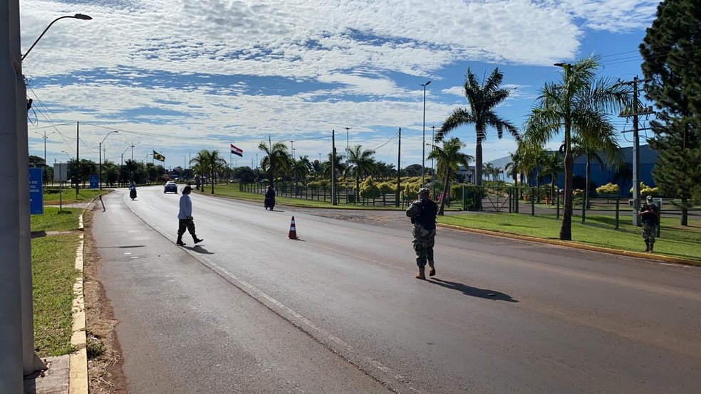 Fiscalização na faixa de fronteira — Foto: Martim Andrada/TV Morena