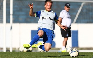 Grêmio evita provocação, mas saúda efeitos da derrota do Inter: Embolou