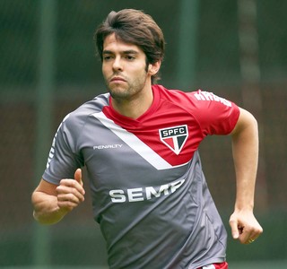 Para tentar cumprir expectativa de Aidar, Kaká intensifica trabalho físico